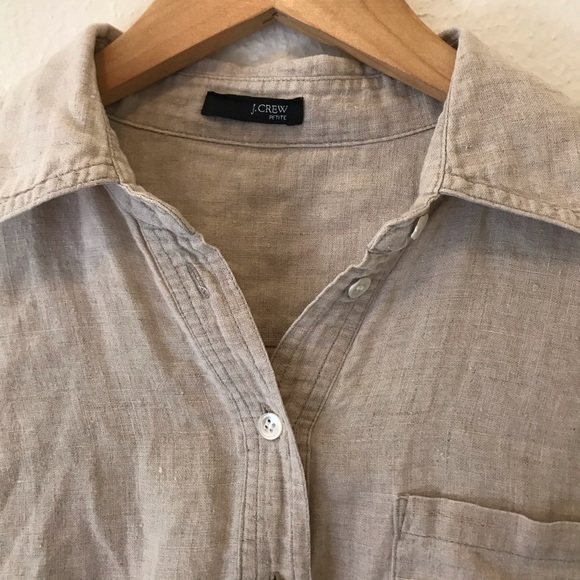 J. CREW woman’s gray button up top - Picture 4 of 4
